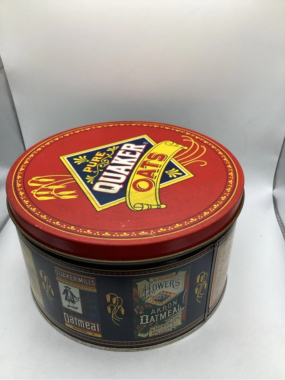 vintage 1983 Quaker Oats limited edition round advertising cookie tin